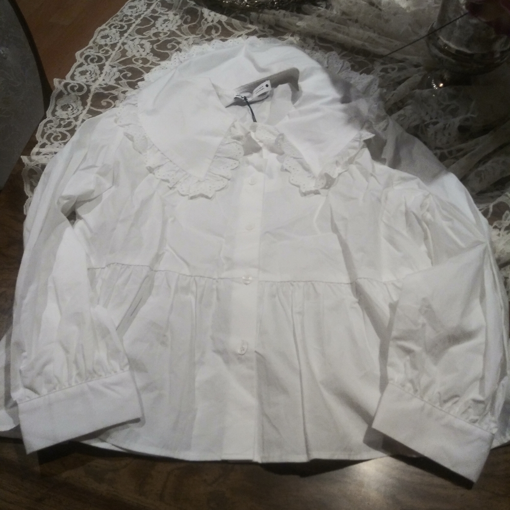 SOLD Zara white Petter pan button down shirt - Picture 5 of 8